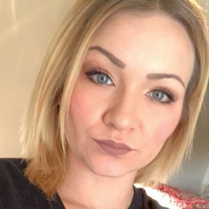 Meet your Posher, Lorraine